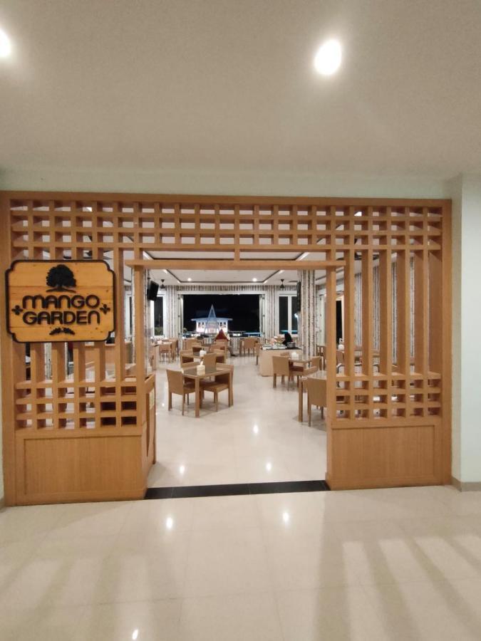 Naka Hotel Kupang Kupang  Eksteriør billede