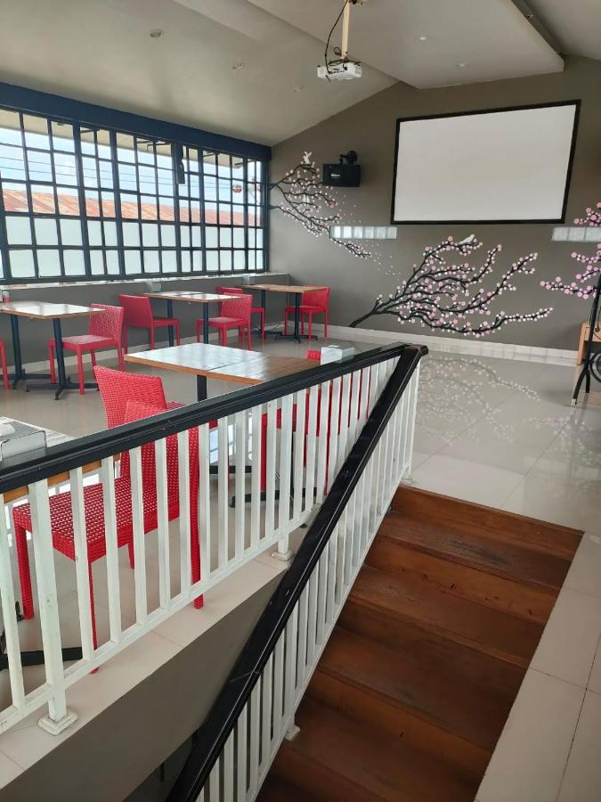 Naka Hotel Kupang Kupang  Eksteriør billede