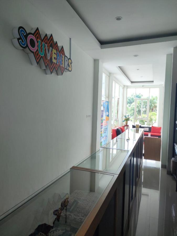 Naka Hotel Kupang Kupang  Eksteriør billede