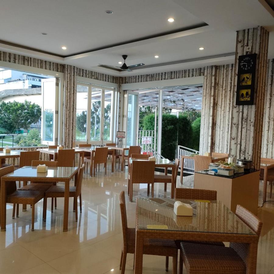 Naka Hotel Kupang Kupang  Eksteriør billede