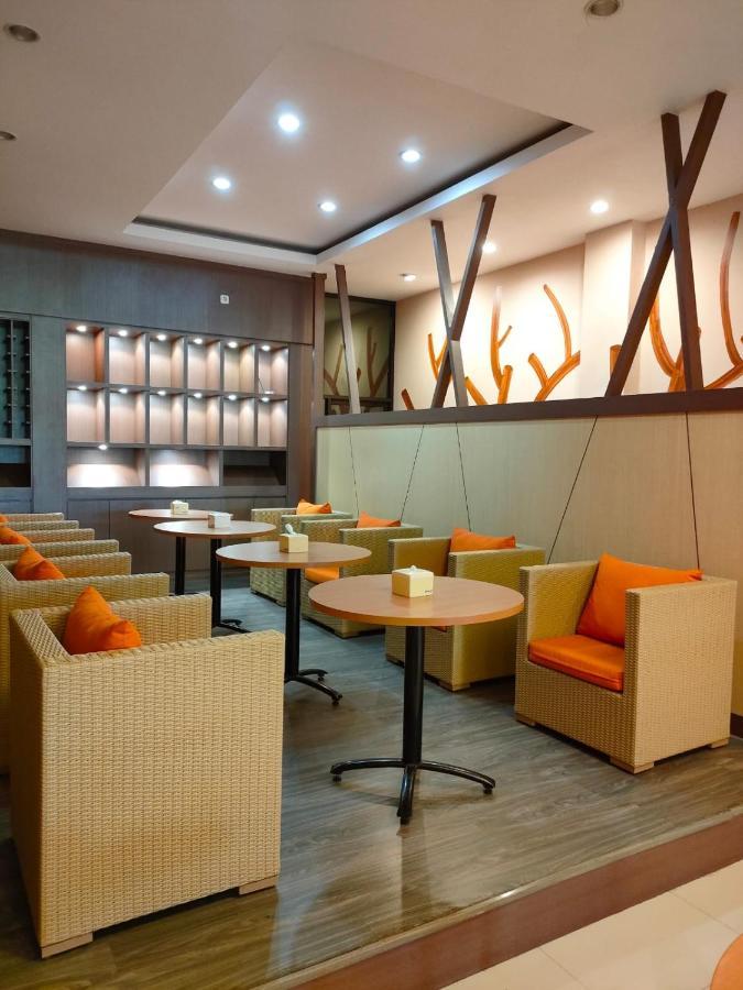 Naka Hotel Kupang Kupang  Eksteriør billede