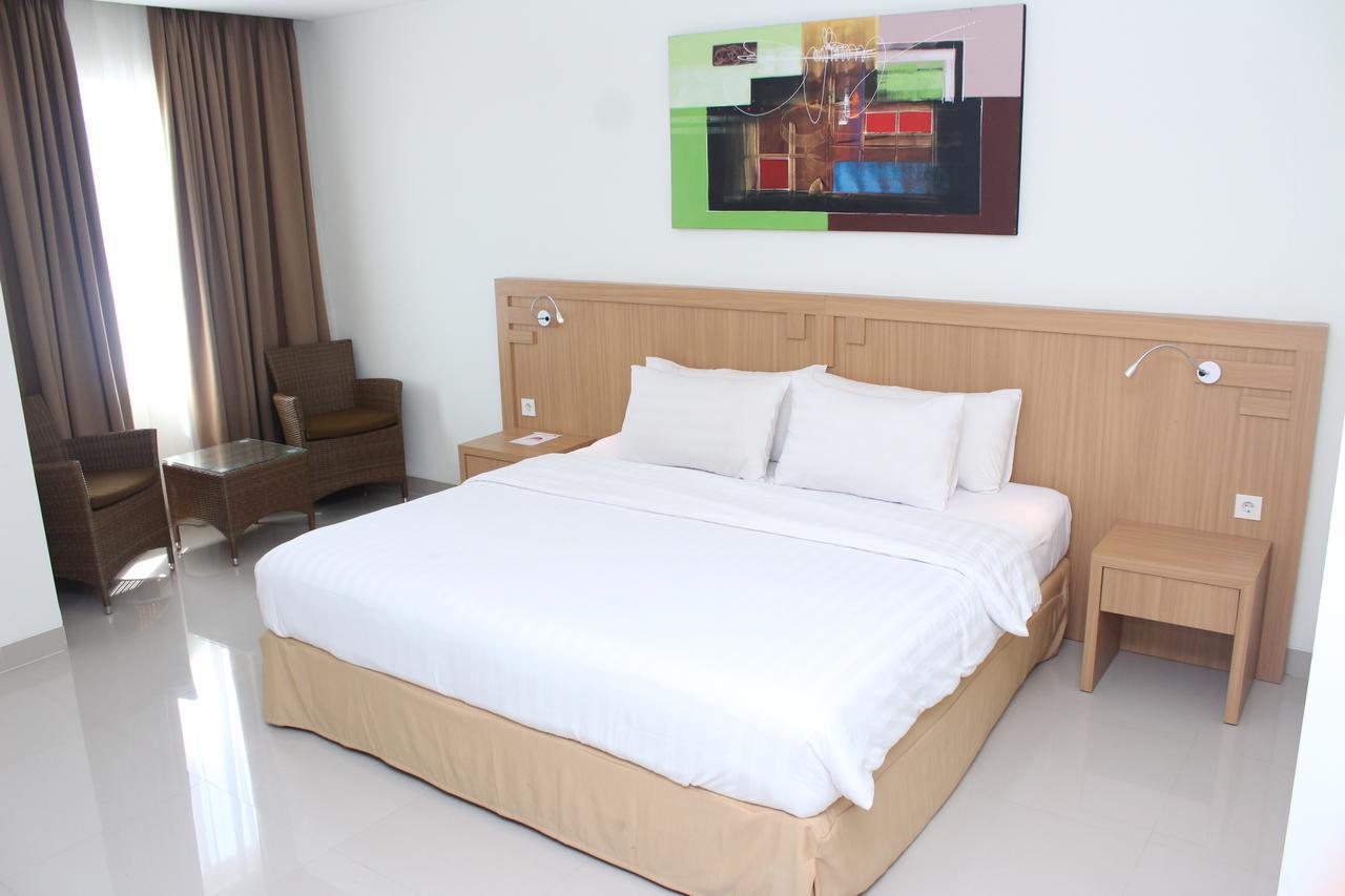 Naka Hotel Kupang Kupang  Eksteriør billede