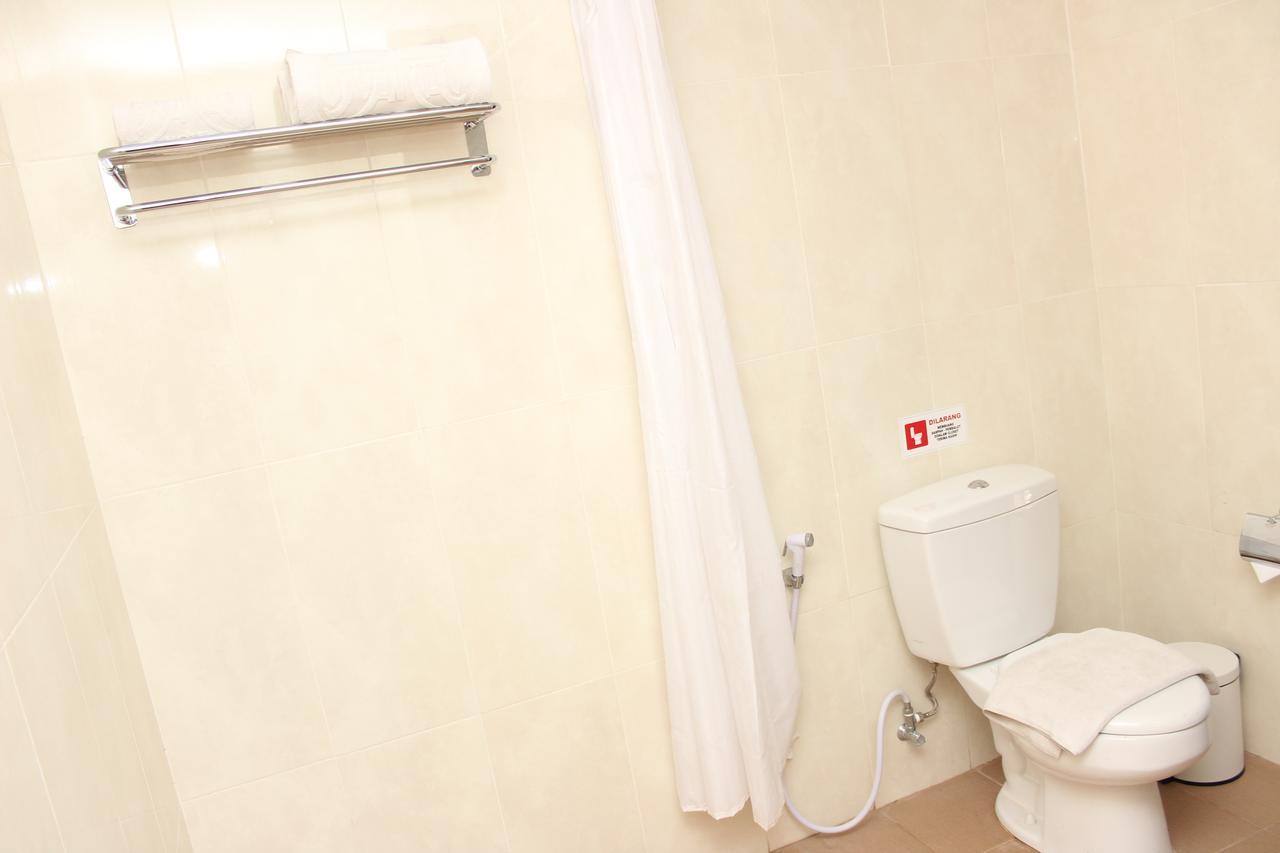Naka Hotel Kupang Kupang  Eksteriør billede